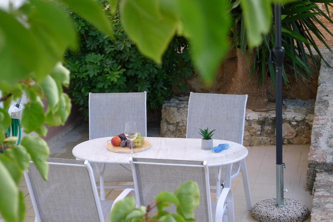 Maria & Manos Guest House, Agios Onoufrios Beach Exterior foto
